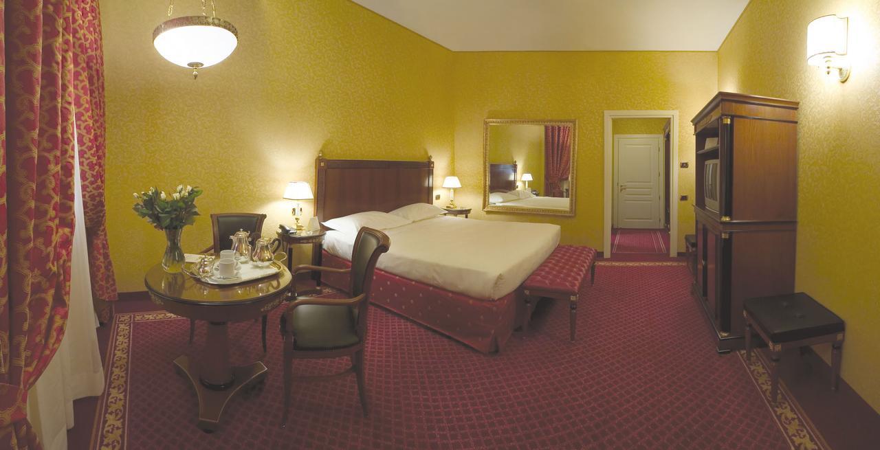Hotel Maxim Peschiera Borromeo Oda fotoğraf