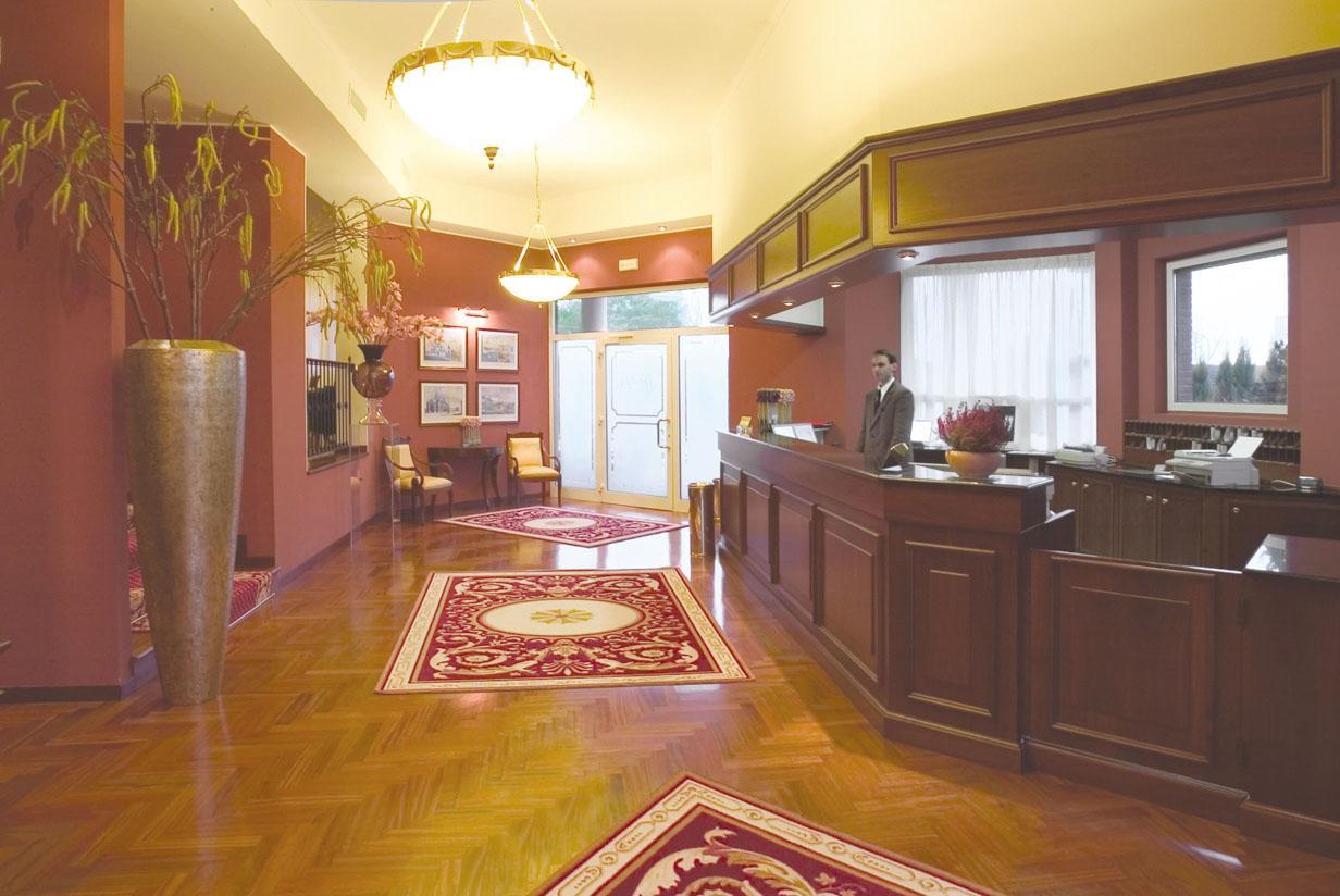 Hotel Maxim Peschiera Borromeo Dış mekan fotoğraf